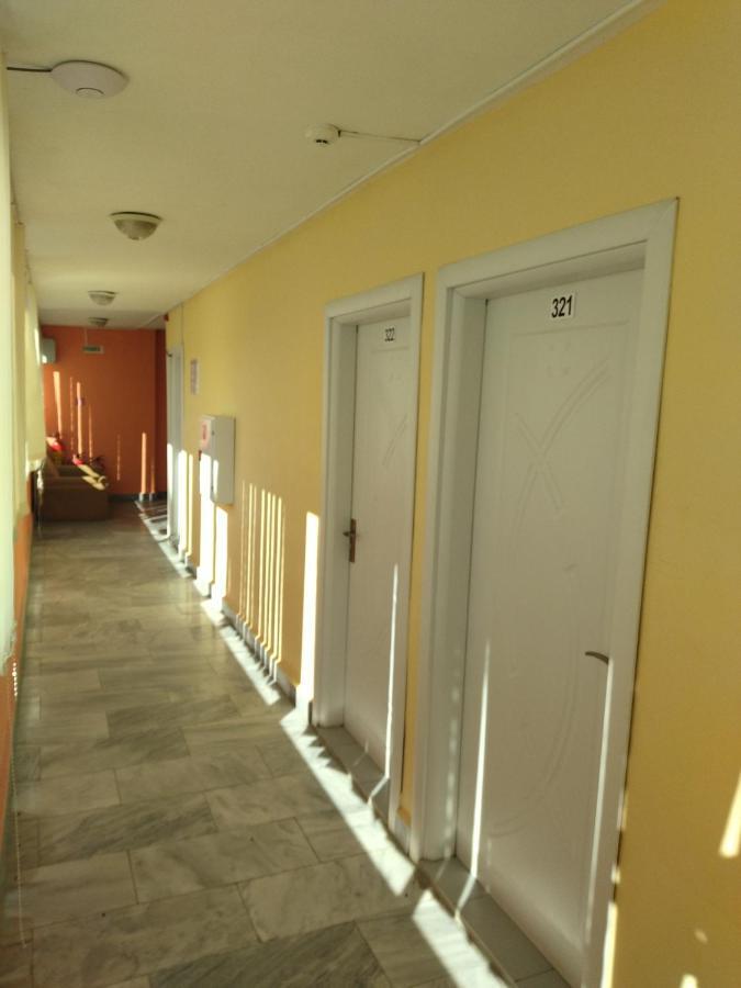 Hotel Zora 克兰内沃 外观 照片