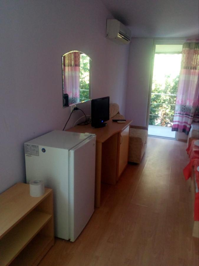 Hotel Zora 克兰内沃 外观 照片