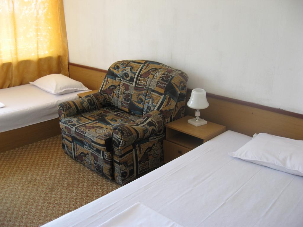 Hotel Zora 克兰内沃 外观 照片