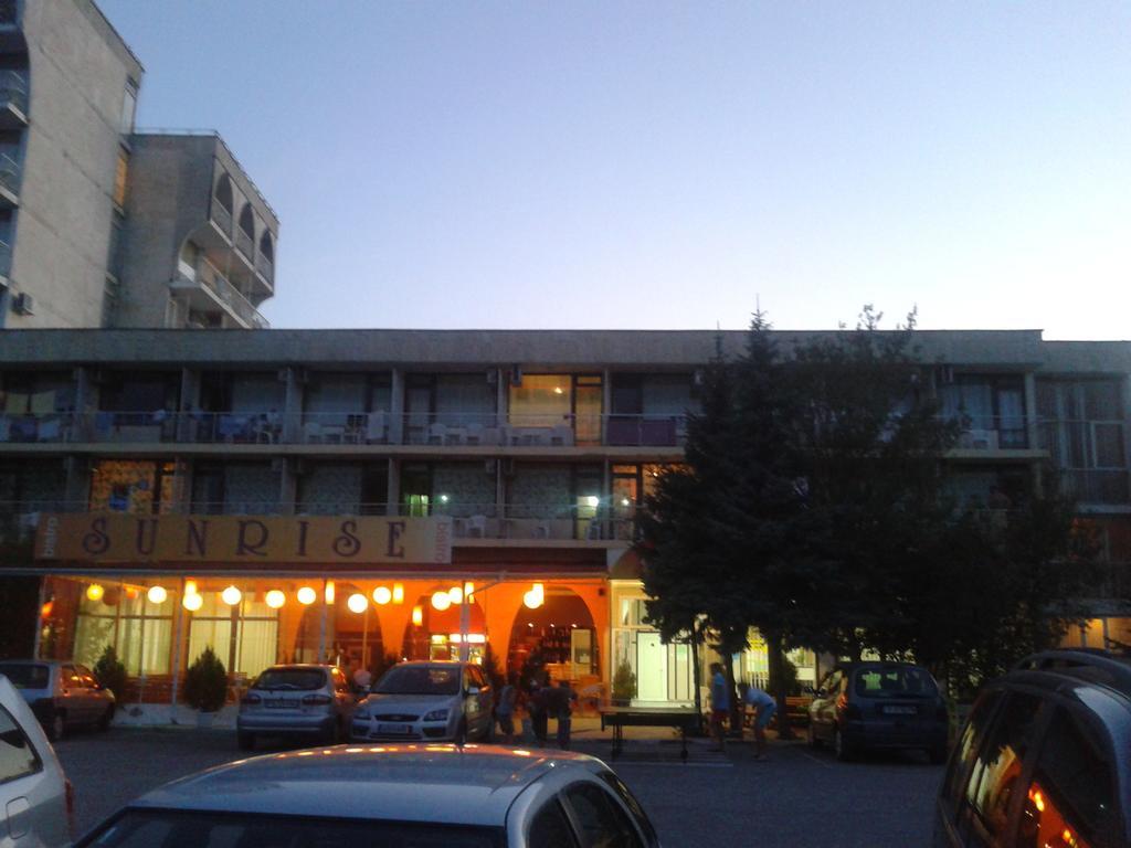 Hotel Zora 克兰内沃 外观 照片